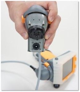 Enjoy full control of handling with rotating head and extension attachments